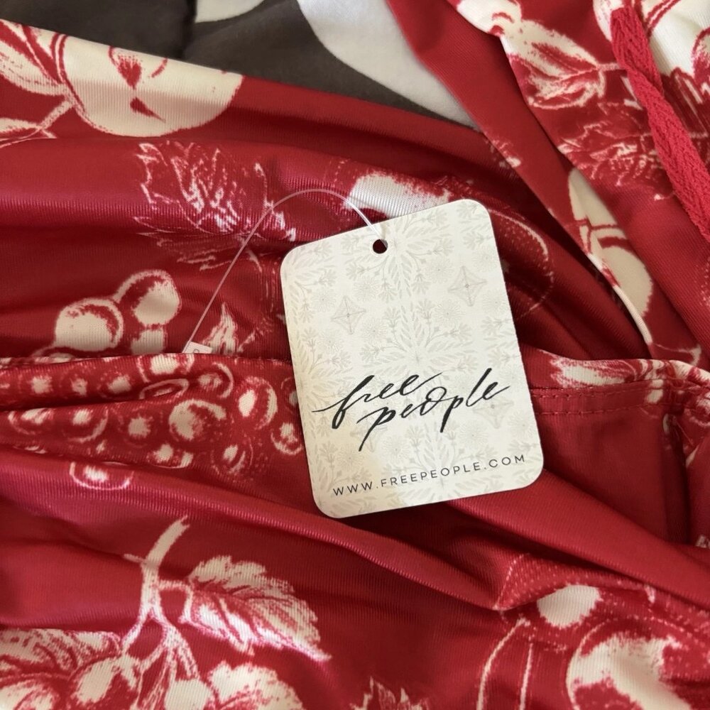 NWT Free People Tommie Sleeveless Top Red White Print Wide Back Straps Size XL - Picture 3 of 8